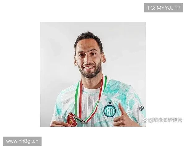 加拉塔萨雷主帅迎恰尔汗奥卢